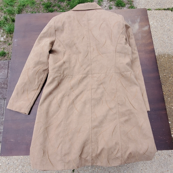 Classy coat - Picture 5 of 8